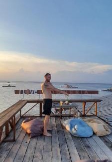 Jerowaru Casa | Ekas beach floating Homestay and resraurant