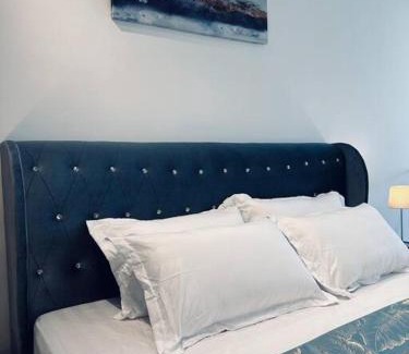 Taman Mutiara Apartamento | EkoCheras Duplex unit above shopping mall 2min to Mrt