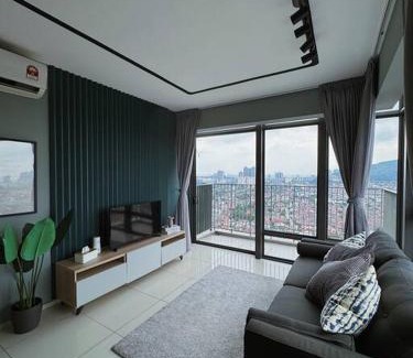 Taman Mutiara Apartamento | EkoCheras Premium Suite 6-7pax KL View Corner Lot with Balcony near MRT