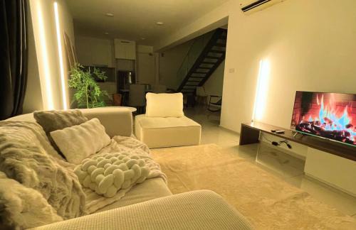 Taman Mutiara Apartamento | Ekocheras Premium Suite by Roomsy, Kuala Lumpur