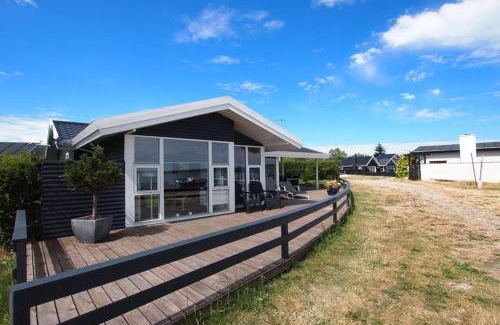Munkebo Casa | Eksklusiv sommerhus beliggende i vandkanten