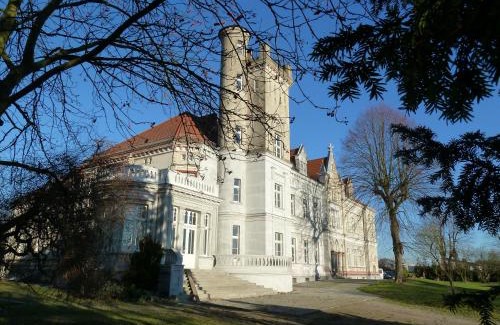 Swiebodzin Apartamento | Ekskluzywny apartament w pałacu z parkiem Palac Chociule