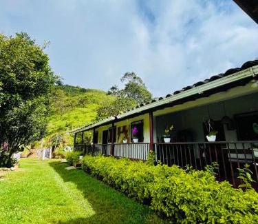 San Carlos Casa | El Abuelo y La Montaña jacuzzi