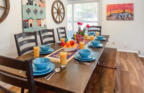 Northeast Heights Casa | El Altos - An Irvie Home with Summer Pool