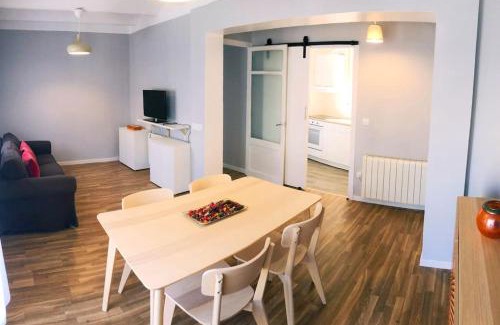 Guardiola de Bergueda Apartamento | El Balcó del Bastareny Apartamento renovado 6p