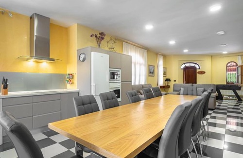 Baena Casa | El Balcon by Interhome
