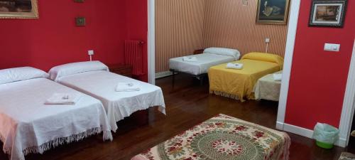 Sarria Cama Y Desayuno | EL BORDON DE LA CASA BATALLON