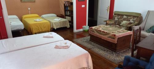 Sarria Cama Y Desayuno | EL BORDON DE LA CASA BATALLON