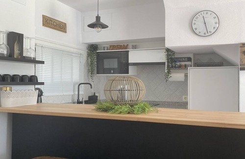 El Ronquillo Cabaña | Casa Rural a estrenar, en urb. Priv. con 4 piscinas y pista de pád