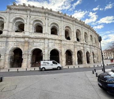 Nimes City Centre Apartamento | El Carmen 60m2 - Nîmes centre Gare TGV - Wifi