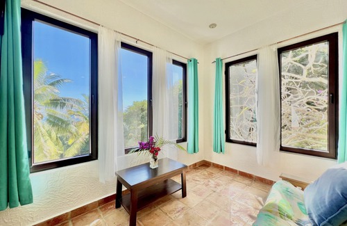 Roatan Apartamento | El Castillo Blanco @Parrot Tree, Roatan