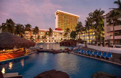 Zona Dorada Hotel | El Cid El Moro Beach