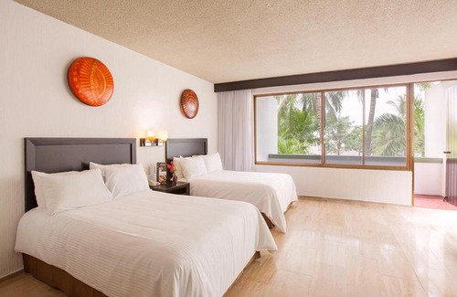 Zona Dorada Hotel | El Cid Granada Hotel & Country Club