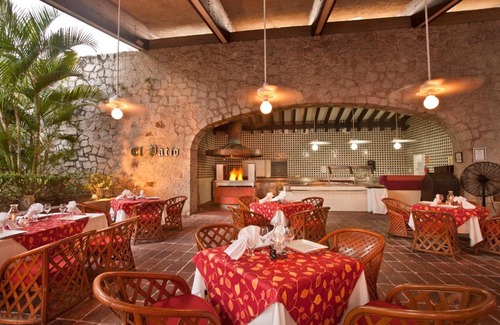 Zona Dorada Hotel | El Cid Granada Hotel & Country Club