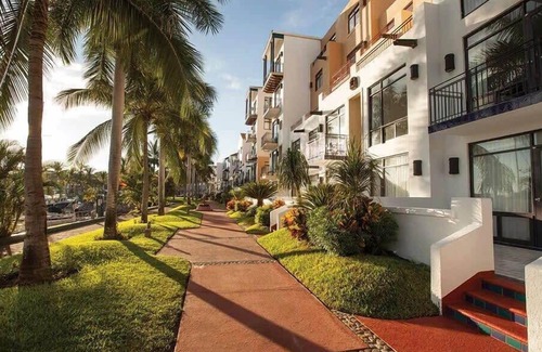 Lomas de Mazatlán Condominio | El Cid Marina Beach Hotel | 1BR King Suite