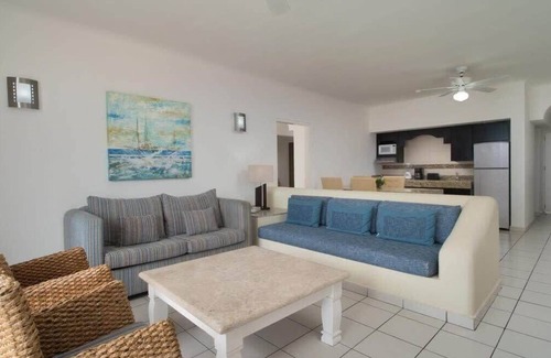 Lomas de Mazatlán Condominio | El Cid Marina Beach Hotel | 1BR King Suite