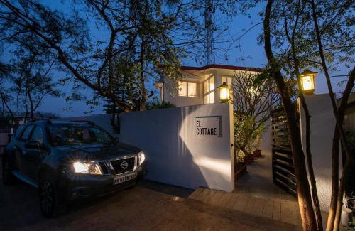 Devghar Villa | El Cottage by StayVista - An enchanting escape with Scenic views, Colonial decor & Private plunge pool