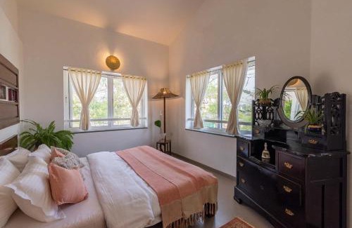 Devghar Villa | El Cottage by StayVista - An enchanting escape with Scenic views, Colonial decor & Private plunge pool