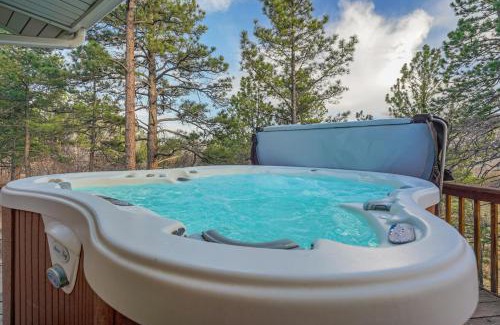 Briargate Casa | El Dorado- Cozy Retreat-Hot Tub-Upper Level