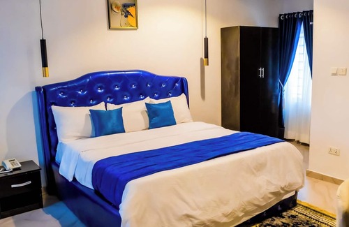 Oshodi-Isolo Hotel | El Elyon Hotel and Suites