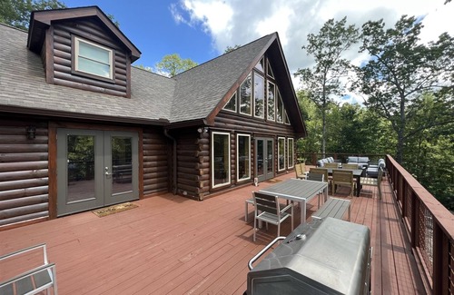 Brevard Casa | El Escorpio North - Log Cabin-Pool Table-Fire-pit, PRIVATE