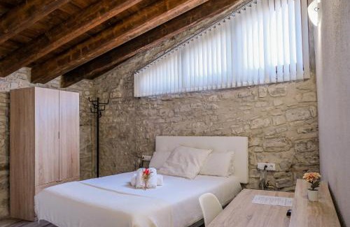 Sant Guim de Freixenet Casa | El Forn de Freixenet con servicios de un hotel