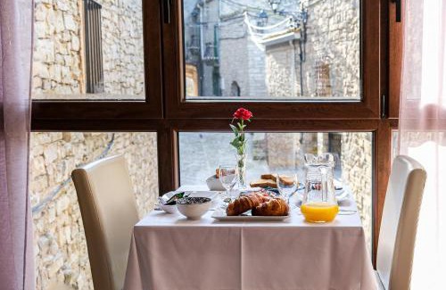 Sant Guim de Freixenet Casa | El Forn de Freixenet con servicios de un hotel