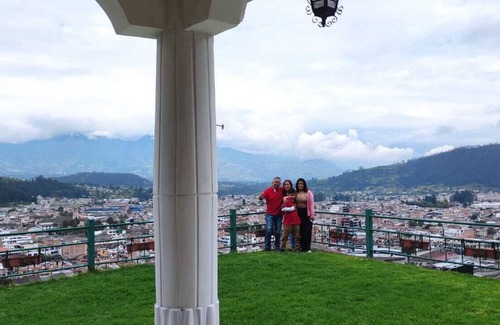 Otavalo Apartamento | El hostal cuenta con un mirador y una vista panorámica de la ciudad