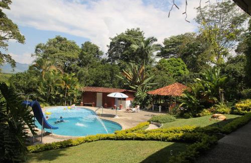 Pereira Casa | El Jardín de los Colibríes - Pereira, Risaralda