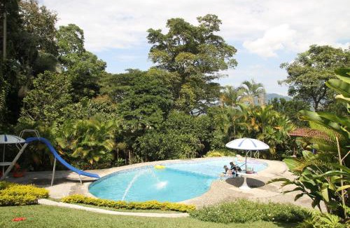 Pereira Casa | El Jardín de los Colibríes - Pereira, Risaralda