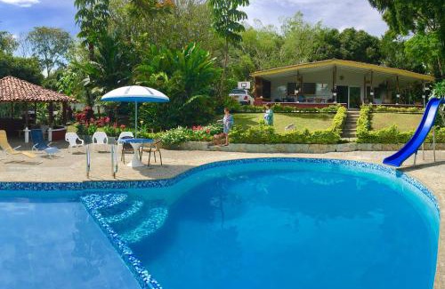 Pereira Casa | El Jardín de los Colibríes - Pereira, Risaralda