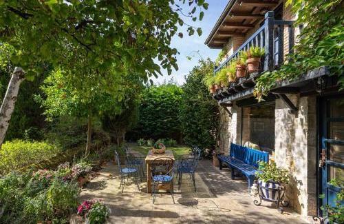 Val de San Vicente Chalet De Esquí | El Jardín Escondido de Helgueras