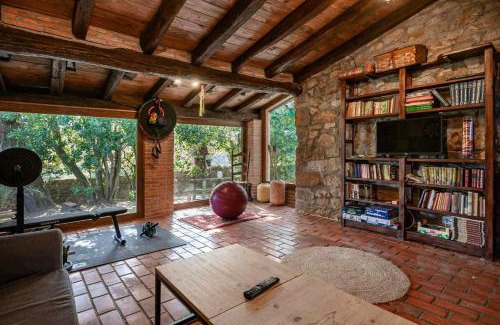 Val de San Vicente Chalet De Esquí | El Jardín Escondido de Helgueras