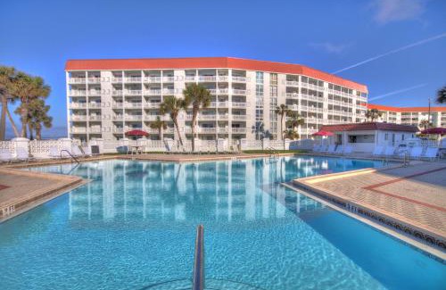 Fort Walton Beach Casa | El Matador 327 - Great views of the pool and Gulf of Mexico