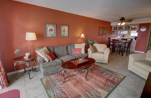 Fort Walton Beach Casa | El Matador 547 - Beautiful water views and close to all amenities of El Matador