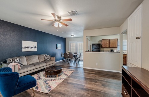 Northwest Los Angeles Heights Casa | El Monte - 20% OFF Entire 4BR Home in Great Location w/ Backyard - Fast WiFi