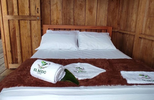 La Macarena Cama Y Desayuno | El Nido serene cabin with natural pool and chef 2
