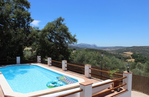 Villanueva del Trabuco Apartamento | El Nogal, Self catering in traditional cortijo with stunning views in Andalucia