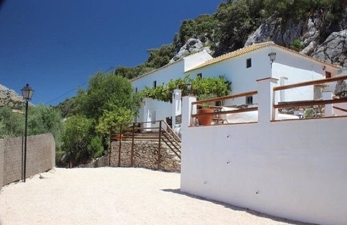 Villanueva del Trabuco Apartamento | El Nogal, Self catering in traditional cortijo with stunning views in Andalucia
