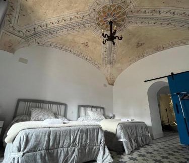 Almendral Casa | El palacete azul
