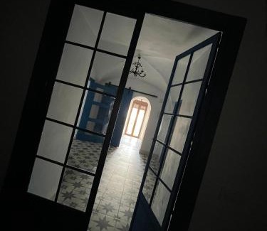 Almendral Casa | El palacete azul