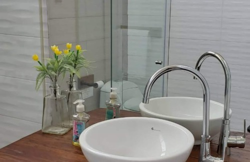Cojimíes Casa | El Paraíso Cojímies - Casa con piscina frente a playa privada