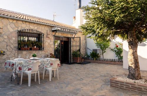 Cuevas del Becerro Casa | El Pinsapo Casa Rural