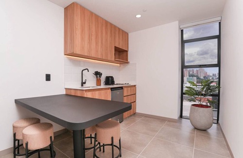 San Diego Apartamento | El Poblado Designer Flat - Jacuzzi + Work Desk