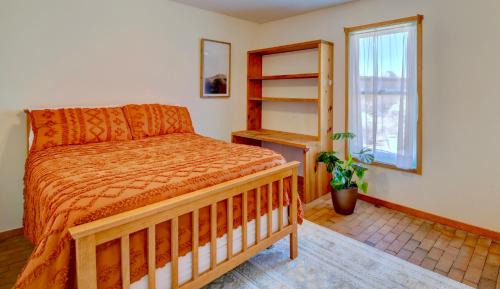 Corrales Casa | El Ranchito Alegre Taos-Style 3BR in Corrales