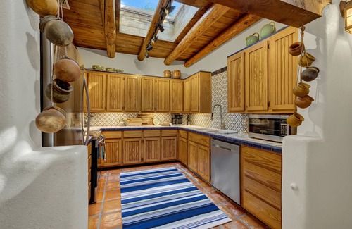 Driftwood Casa | El Ranchito on 5.78 Acres
