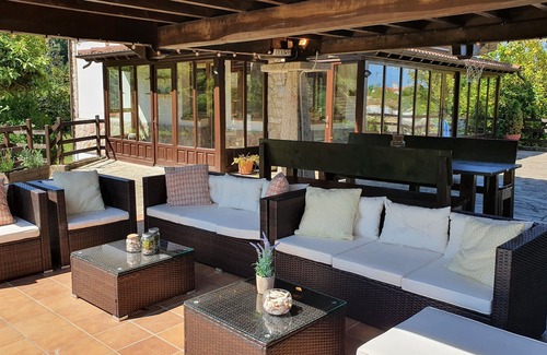 Pando Cabaña | el riveru,casona asturiana con horreo a 5 min de playas