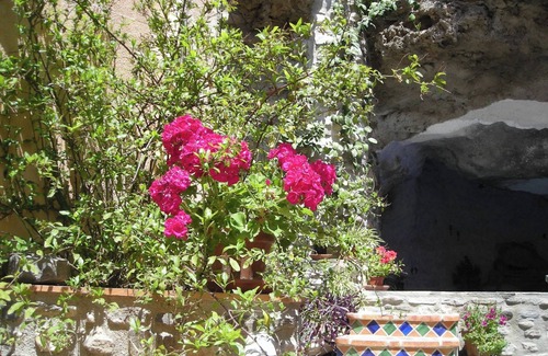 Guajar Faraguit Casa | El Sol: casa rural con piscina en cueva! Montañas, la playa y Granada/Málaga.