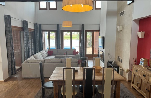 Caserio Los Tarquinos Villa | El Valle Golf Resort. Piscina privada, bañera de hidromasaje, gimnasio, vista al campo, zona tranquila