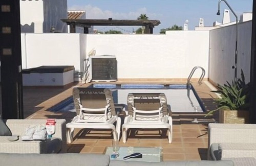 Caserio Los Tarquinos Villa | El Valle Golf - Villa Morgan, Piscina climatizada, WiFi. Orientación sur jardín / piscina.